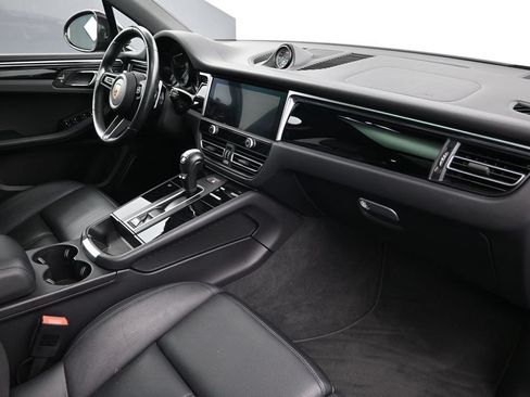 Certified 2024 Porsche Macan AWD/4WD image 14