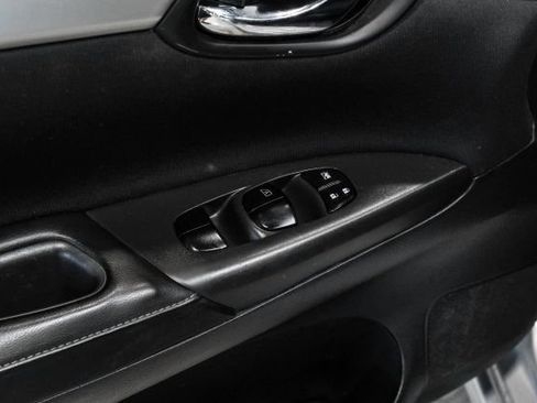 Used 2017 Nissan Sentra S FWD image 37