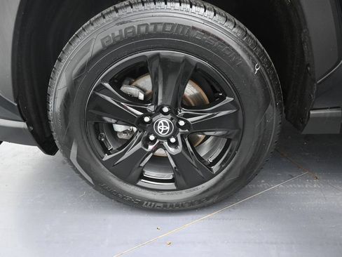 Used 2024 Toyota RAV4 XLE FWD image 41