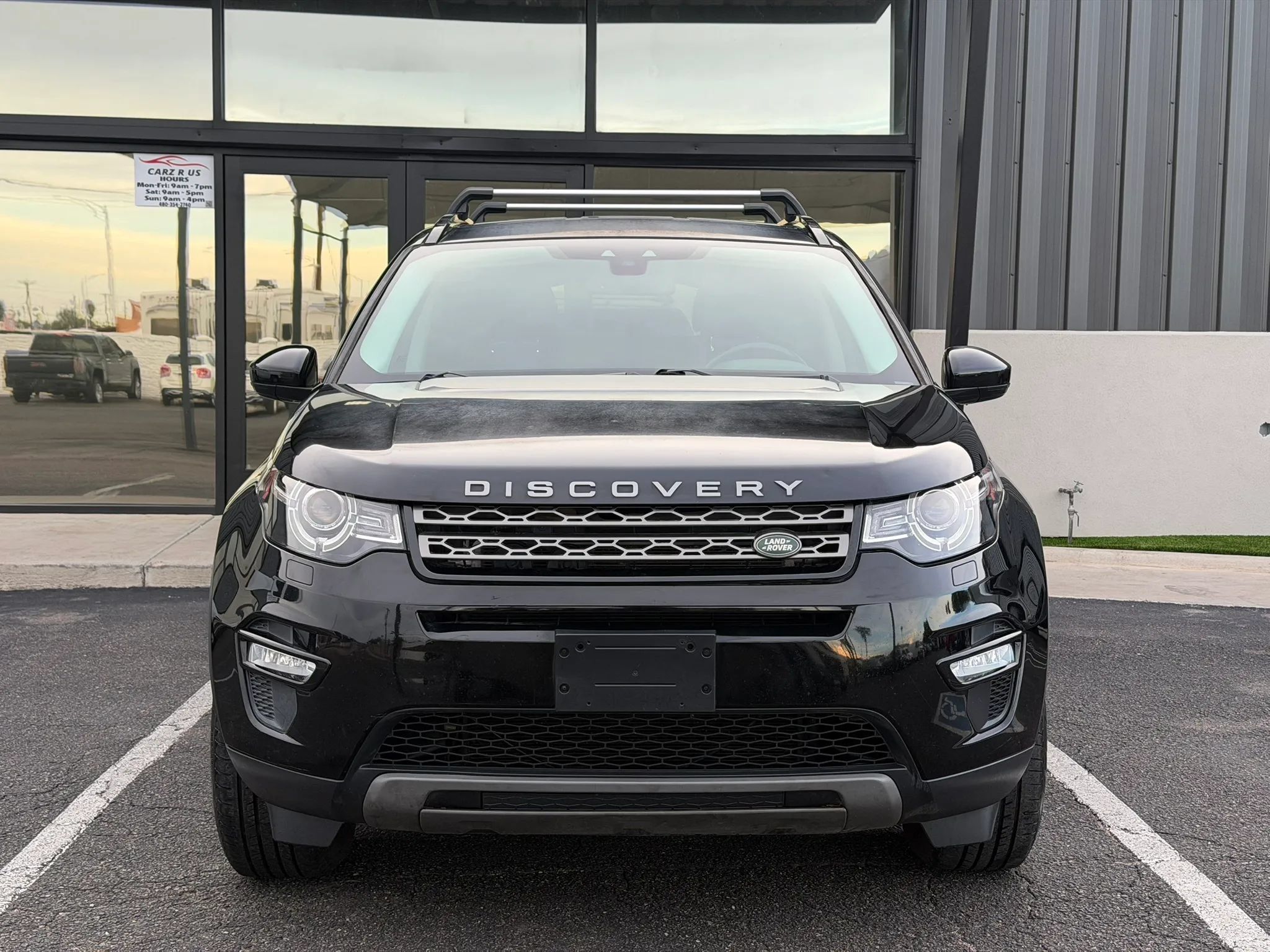 Used 2018 Land Rover Discovery Sport SE AWD/4WD image 16