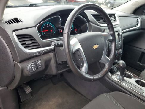 Used 2015 Chevrolet Traverse LT w/ Style and Technology Package image 8