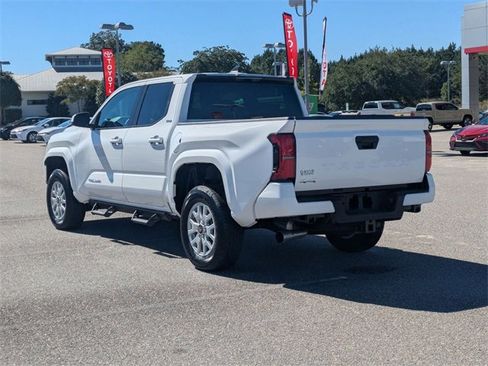Certified 2025 Toyota Tacoma SR5 image 5