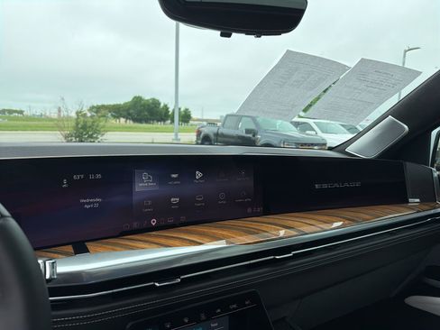 Used 2025 Cadillac Escalade ESV Sport Platinum image 20