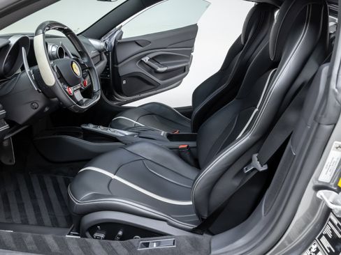 Used 2021 Ferrari F8 Tributo image 49