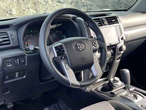 Used 2020 Toyota 4Runner SR5 image 14