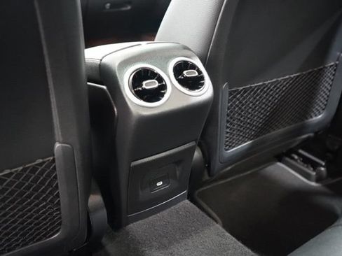 Used 2025 Mercedes-Benz CLA 250 image 32