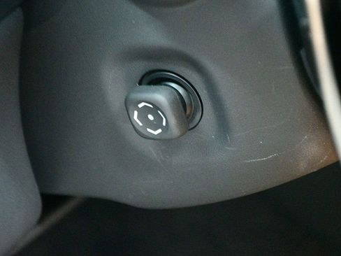 Used 2023 Lexus LS 500 w/ Accessory Package (Z2) image 77