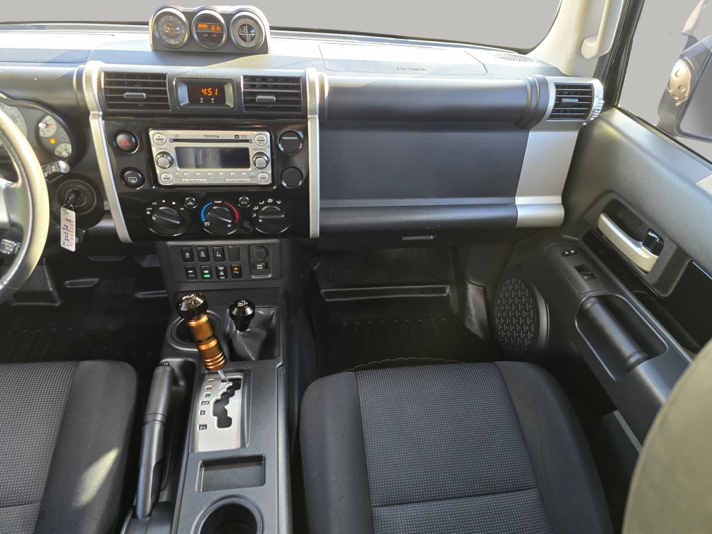 Used 2014 Toyota FJ Cruiser 4WD w/ Upgrade Package image 4