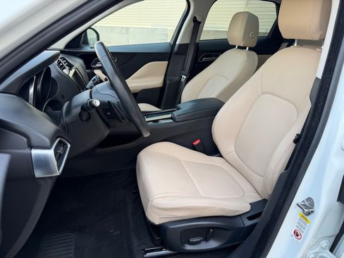 Used 2018 Jaguar F-PACE Premium AWD/4WD image 12