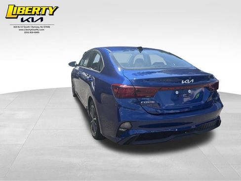 Used 2023 Kia Forte LXS FWD image 5