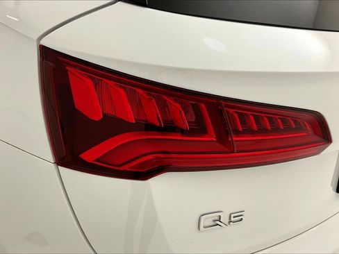 Used 2018 Audi Q5 2.0T Premium w/ Convenience Package AWD/4WD image 23