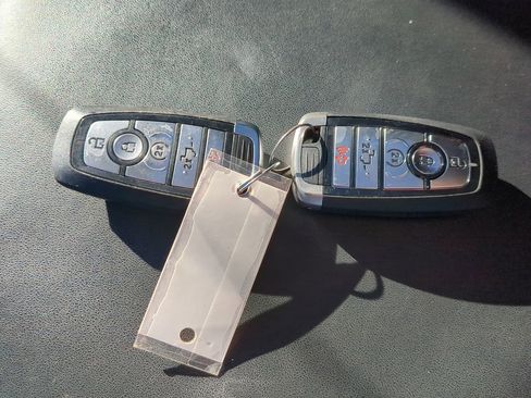 Certified 2020 Ford F450 Platinum w/ FX4 Off-Road Package image 28