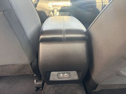 Used 2025 Nissan Altima 2.5 SV image 24