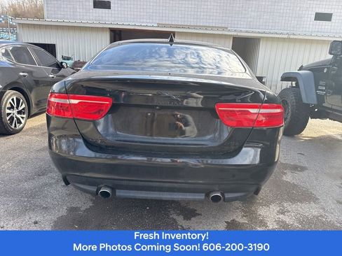 Used 2019 Jaguar XE Premium image 5