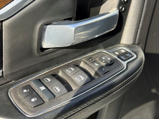 Used 2024 RAM 2500 Laramie AWD/4WD image 12
