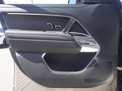 New 2026 Land Rover Range Rover SE AWD/4WD image 17