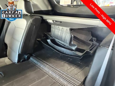 Used 2022 GMC Terrain SLT w/ LPO, Floor Liner Package FWD image 24