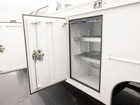 Used 2024 Ford F550 2WD Crew Cab Super Duty w/ XLT Value Package image 24