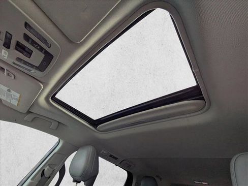 Used 2022 Toyota Sienna XLE image 13