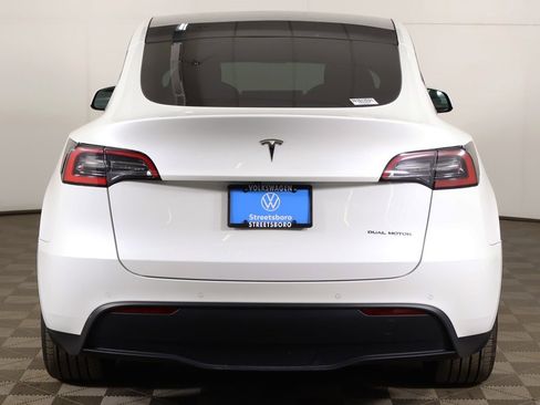 Used 2021 Tesla Model Y Long Range image 13