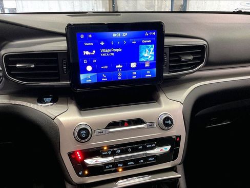 Certified 2022 Ford Explorer XLT w/ Equipment Group 202A image 6