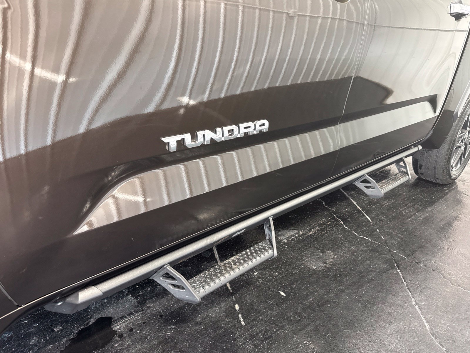 Used 2024 Toyota Tundra Limited w/ Power Package AWD/4WD image 8