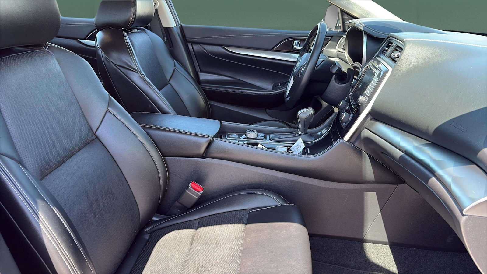 Used 2023 Nissan Maxima SV w/ Floor Mat Group FWD image 23