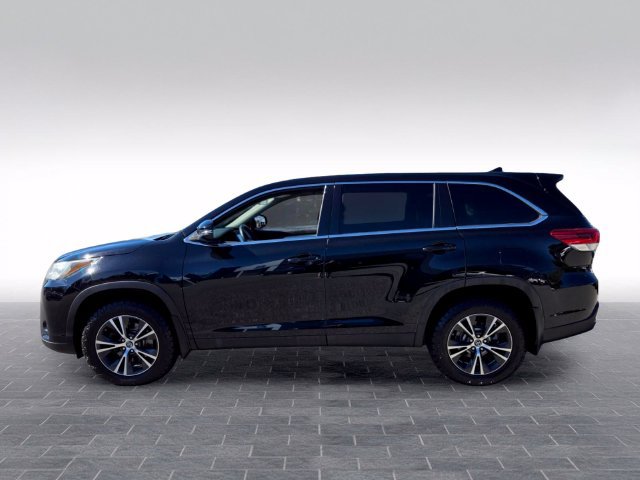 Used 2019 Toyota Highlander Plus AWD/4WD image 4