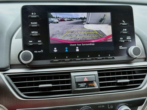 Used 2018 Honda Accord LX image 10