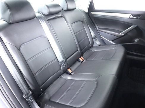 Used 2020 Volkswagen Passat 2.0T SE image 34