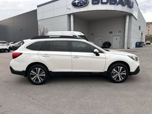 Used 2019 Subaru Outback 2.5i Limited image 4