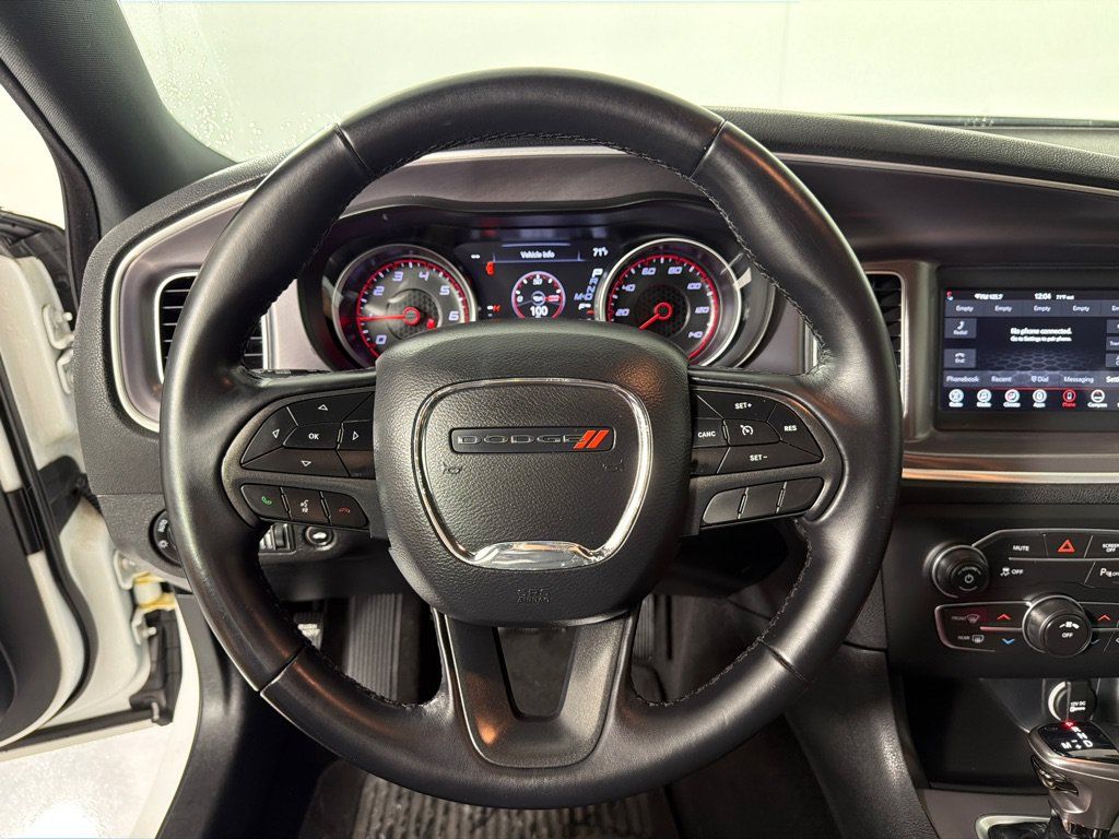 Used 2019 Dodge Charger SXT RWD image 14