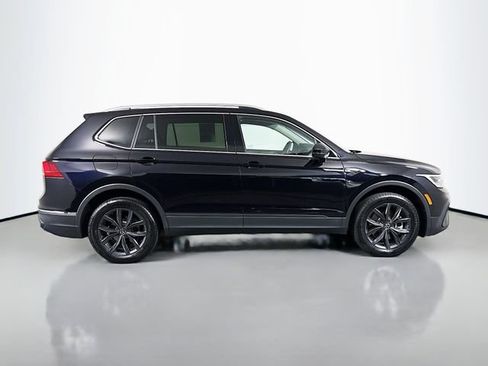 Certified 2023 Volkswagen Tiguan SE w/ Panoramic Sunroof Package AWD/4WD image 8