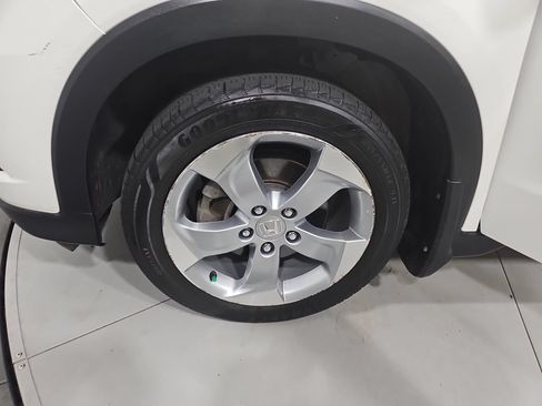 Used 2017 Honda HR-V LX image 25