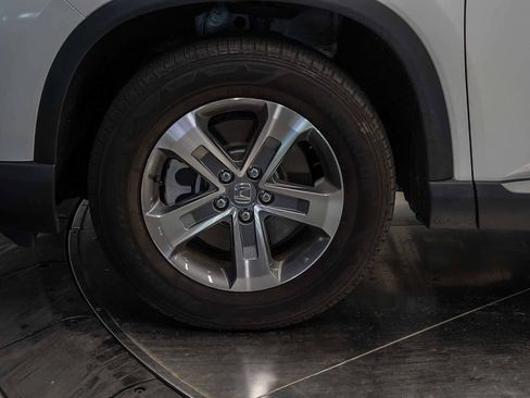 Used 2025 Honda Pilot EX-L image 9