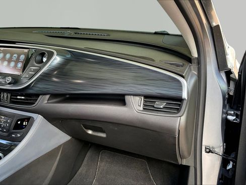 Used 2020 Buick Envision Essence FWD image 26