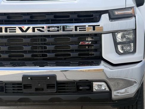 Used 2022 Chevrolet Silverado 2500 LT w/ Convenience Package AWD/4WD image 9