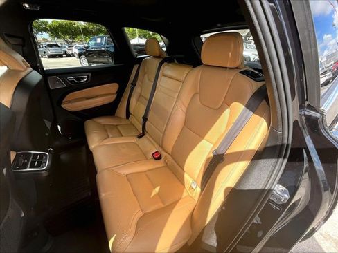Used 2019 Volvo XC60 T6 Inscription w/ Protection Package Premier AWD/4WD image 28