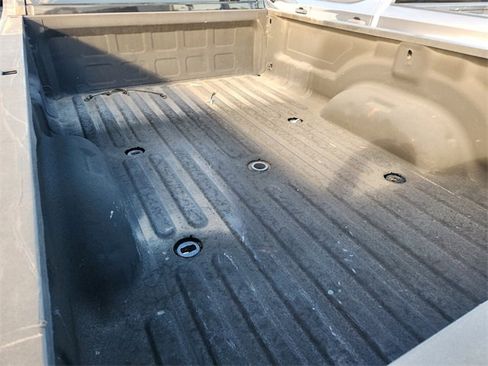 Used 2018 RAM 2500 Tradesman w/ Chrome Appearance Group image 9