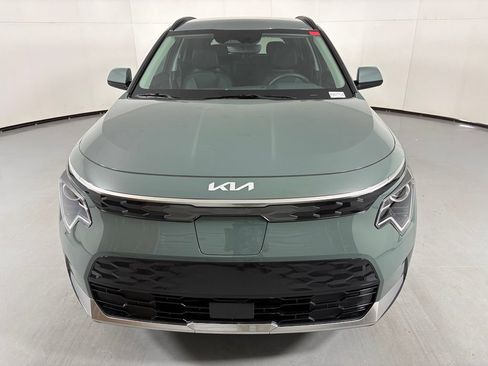 New 2026 Kia Niro Wind FWD image 3