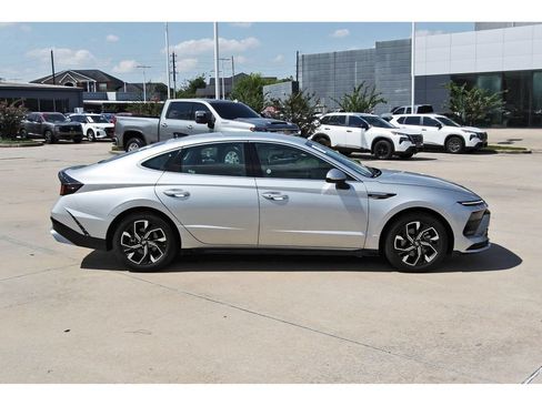 Used 2025 Hyundai Sonata SEL FWD image 5