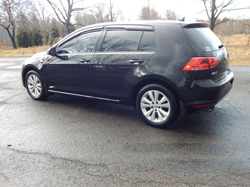 Used 2015 Volkswagen Golf TDI S image 3