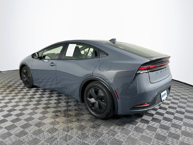 Used 2023 Toyota Prius LE AWD/4WD image 4