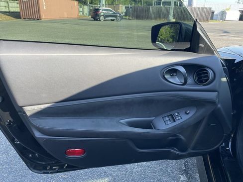 Used 2024 Nissan Z Performance w/ Floor Mat Package RWD image 15