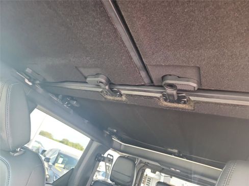 Used 2022 Ford Bronco Wildtrak image 17