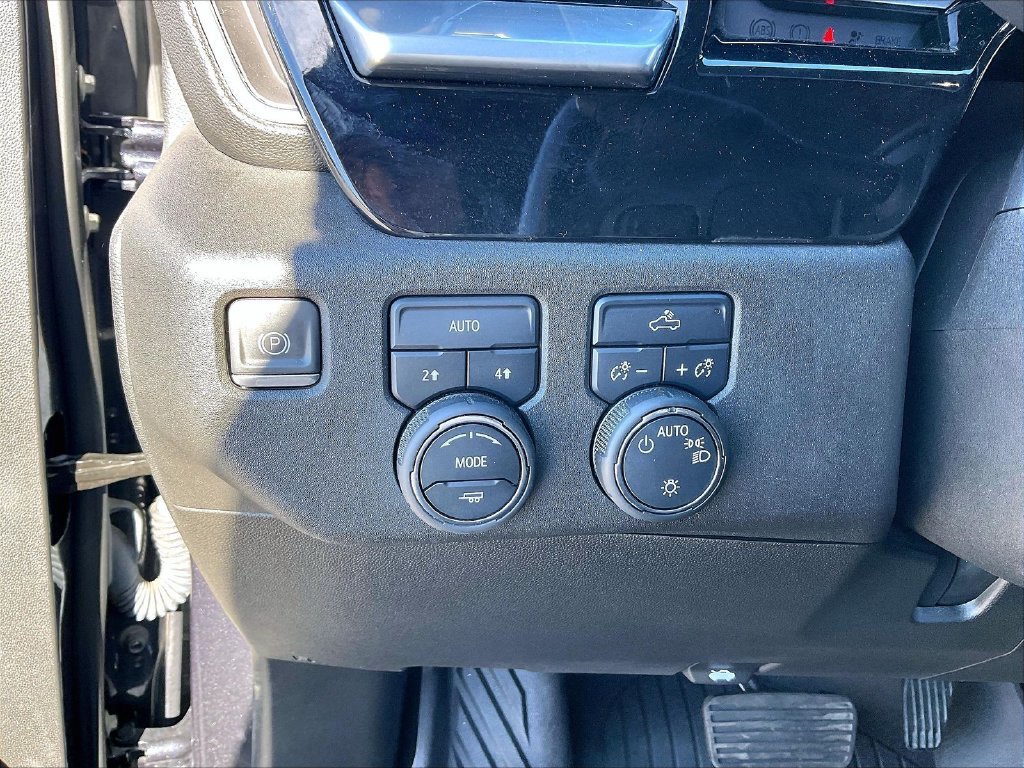 Used 2022 Chevrolet Silverado 1500 LT AWD/4WD image 25
