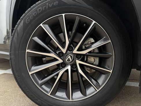 Used 2024 Lexus NX 250 FWD w/ Towing Package (2000 Lbs) image 9