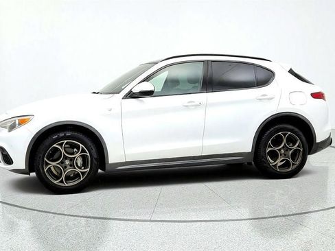 Used 2023 Alfa Romeo Stelvio Ti AWD/4WD image 8