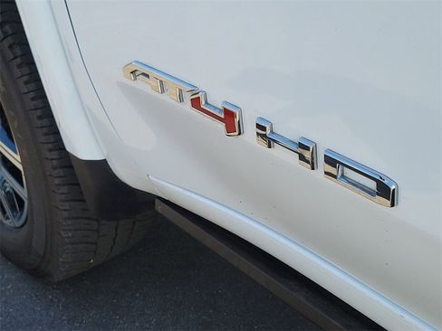 Certified 2023 GMC Sierra 2500 AT4 w/ AT4 Preferred Package image 33