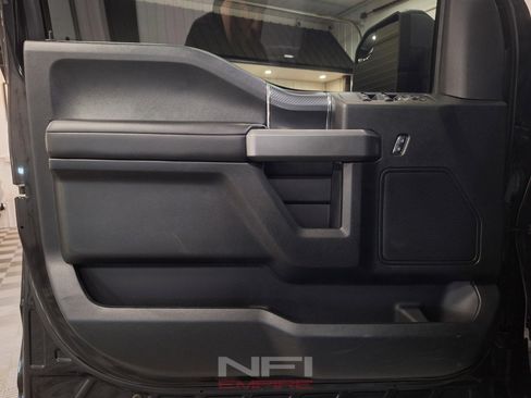 Used 2019 Ford F150 XLT w/ Equipment Group 302A Luxury AWD/4WD image 28
